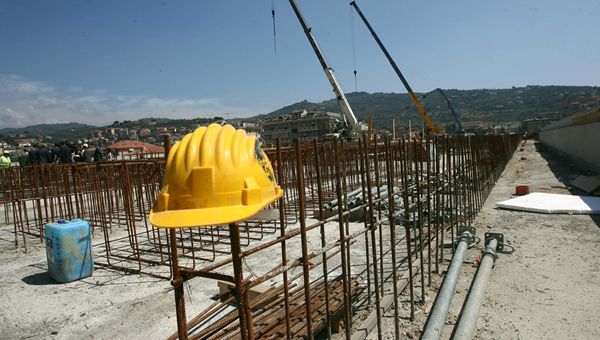 Italia produzione costruzioni sale a ottobre