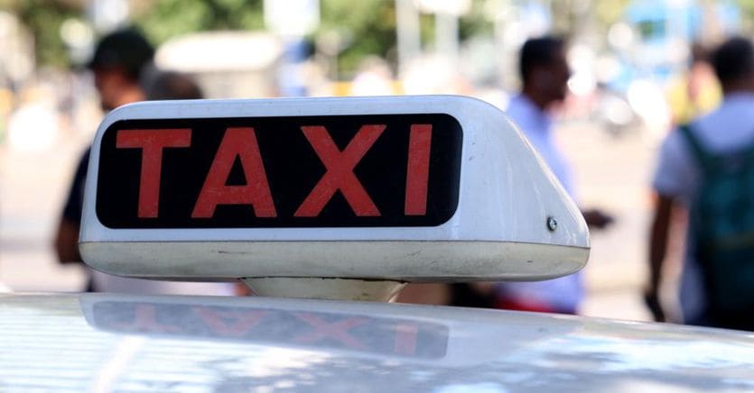 Nuove licenze taxi solo in 3 citta non prima estate