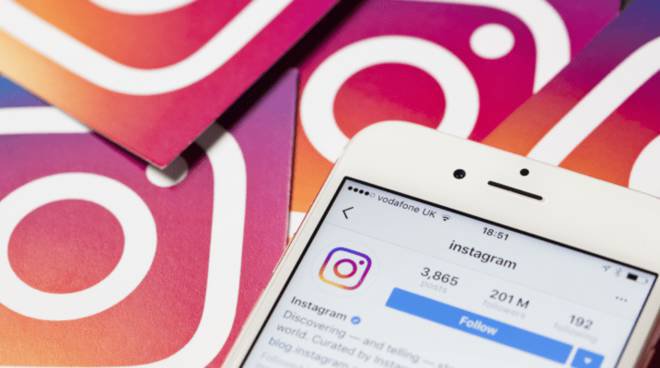 Nuovi strumenti su Instagram contro profili fake e spam