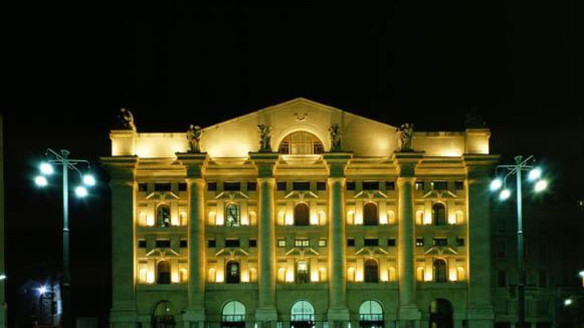 Borsa Milano 048 in calo Fineco e Tim