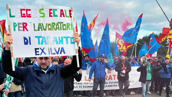 Corteo a Taranto Mittal via Ex Ilva salvata