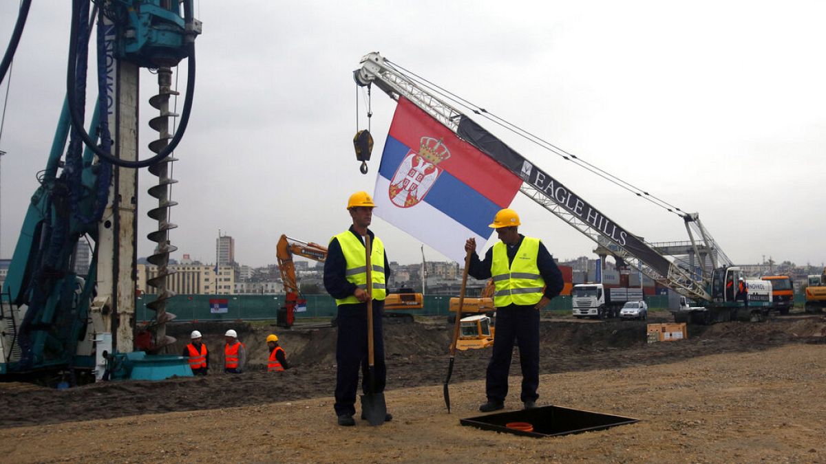 Video Serb emerg lavoro giovani fuggono pochi stranieri