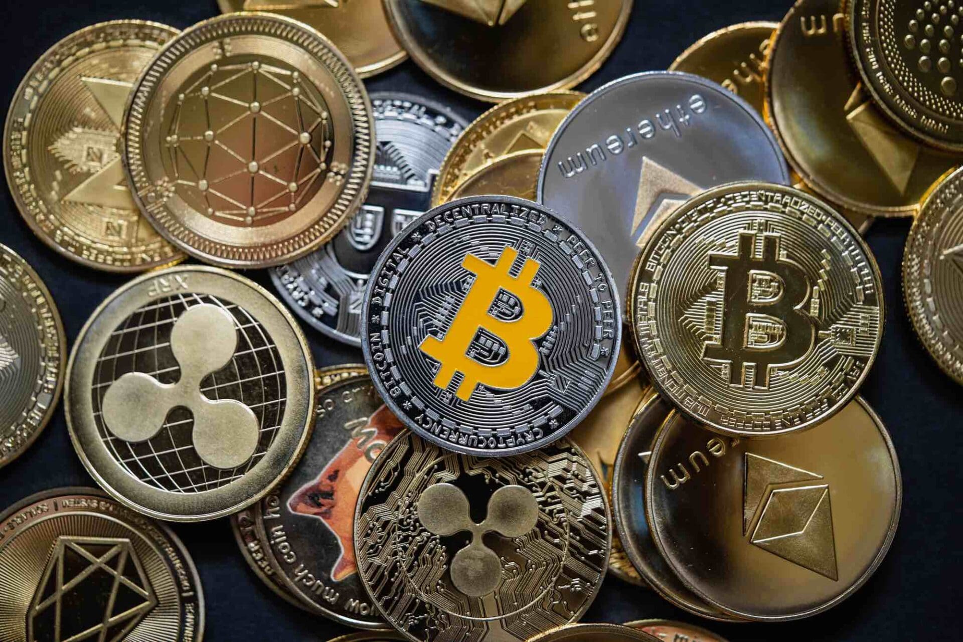 Cripto in ripresa Bitcoin a 45k e Solana oltre 100