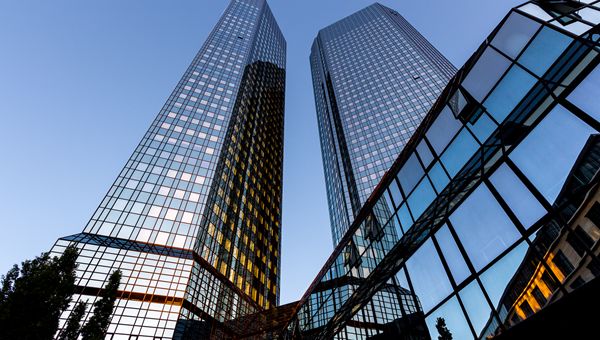 Deutsche Bank utile ante imposte 2023 in crescita a 57 mld