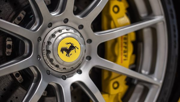 Ferrari in crescita in Borsa ordini in aumento per il