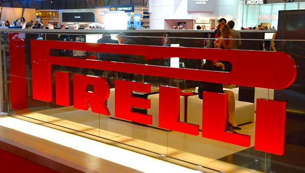 Pirelli in positivo su Piazza Affari