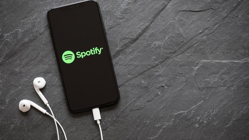 Spotify boom utenti e abbonati Wall Street scatta