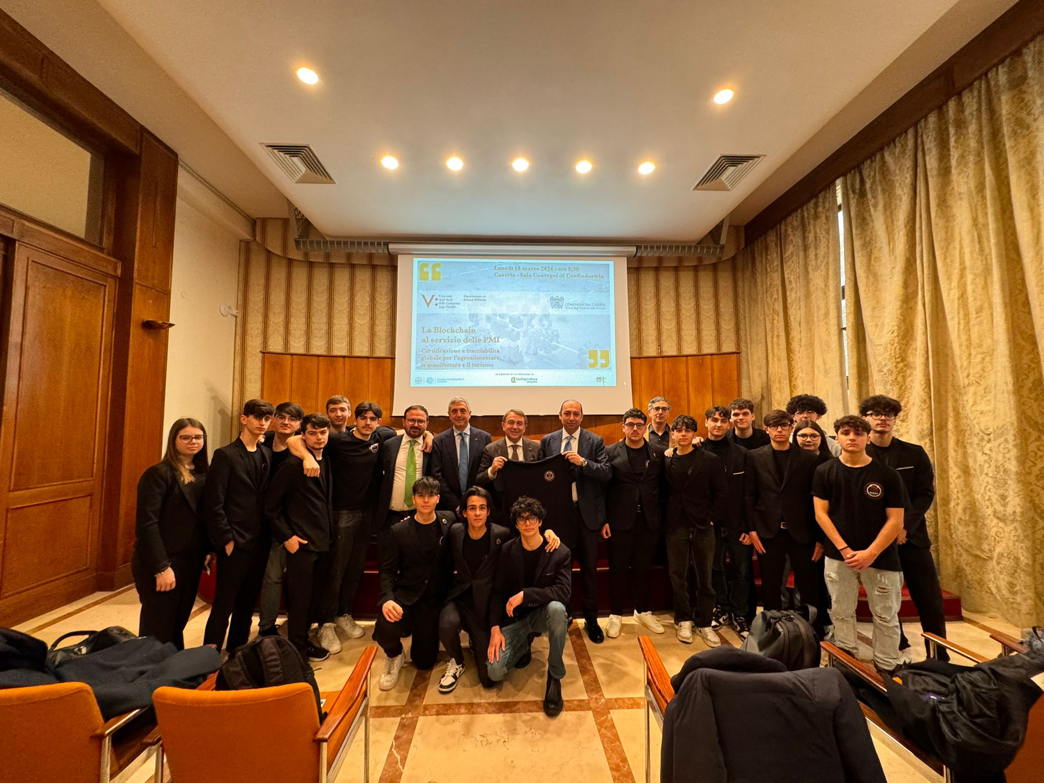 Blockchain team MAST Liceo Fermi con Confindustria
