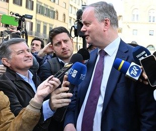 Airbnb no alla delibera Nardella, stretta al governo con il piano Schmidt. Airbnb no alla delibera Nardella stretta al governo con il