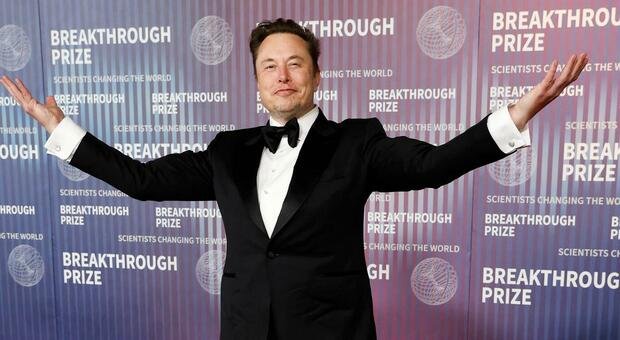 Elon Musk taglio del 10% del personale globale da Tesla Elon Musk taglio del 10 del personale globale da Tesla