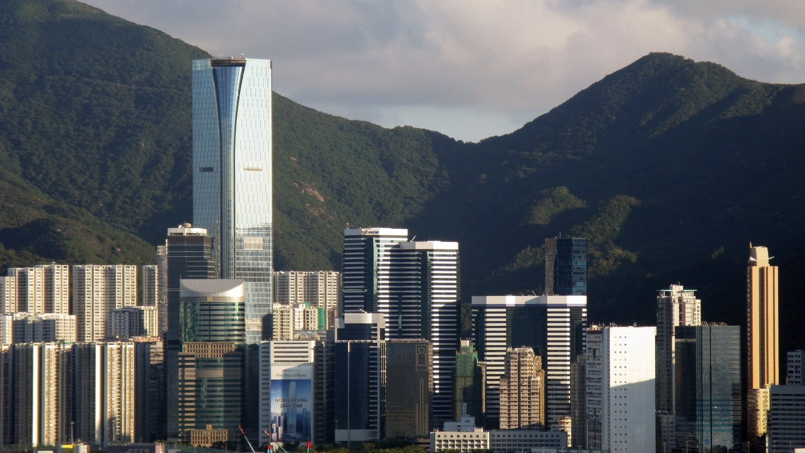 Hong Kong approva gli Etf su Bitcoin ed Ethereum