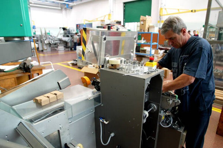 Istat, produzione industriale ad agosto +0,1% mese, -3,2% annuo 48503cfe05e2b6ddf9cdb73617f3cb4d